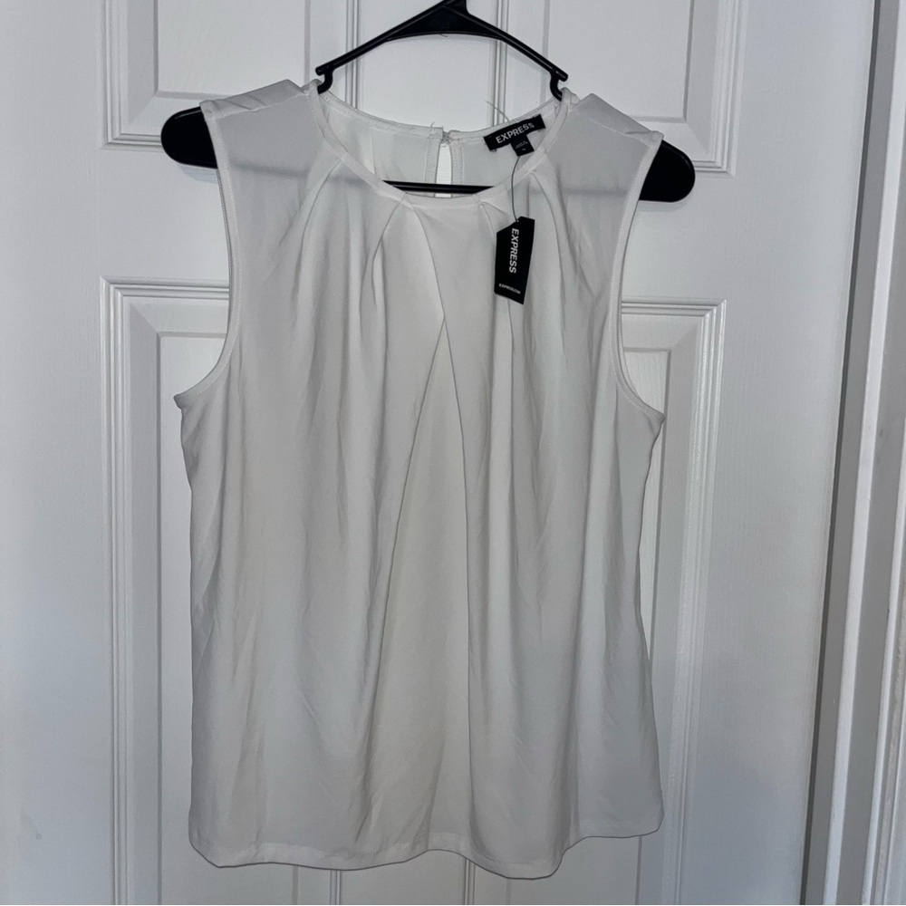 Express Sleeveless top White size Medium NWT